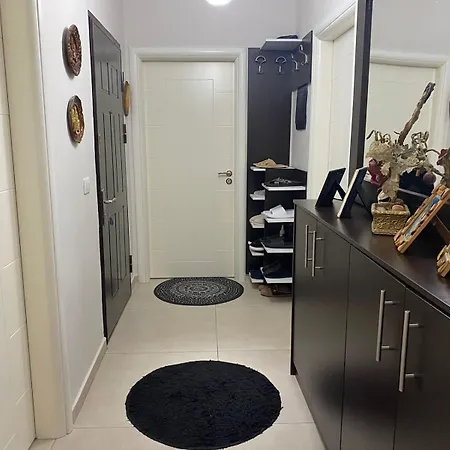 Guesthouse Eagle * Polisi i Vogel